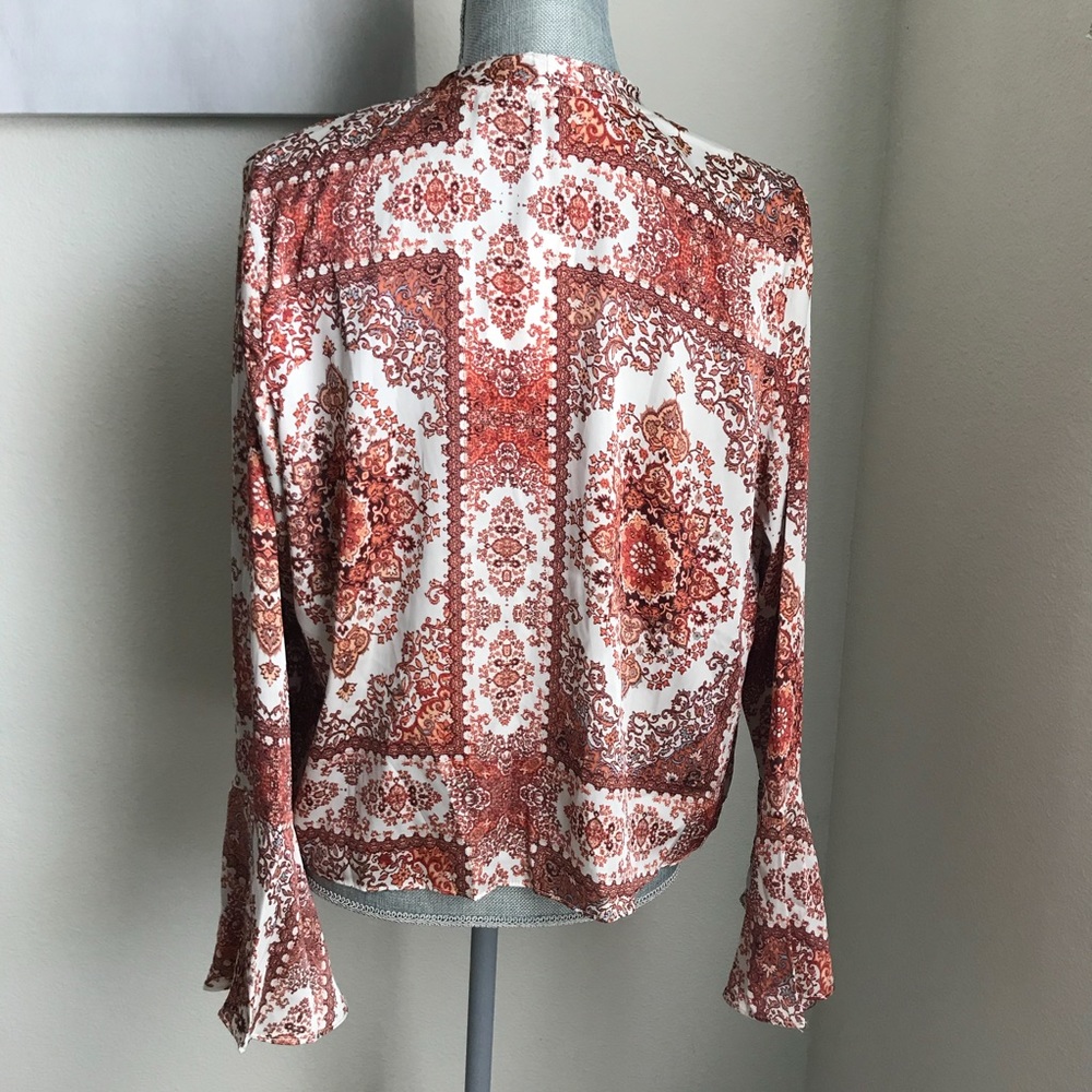 💕1 LEFT💕Sexy Boho Print Tie Front Top - Picture 7 of 8